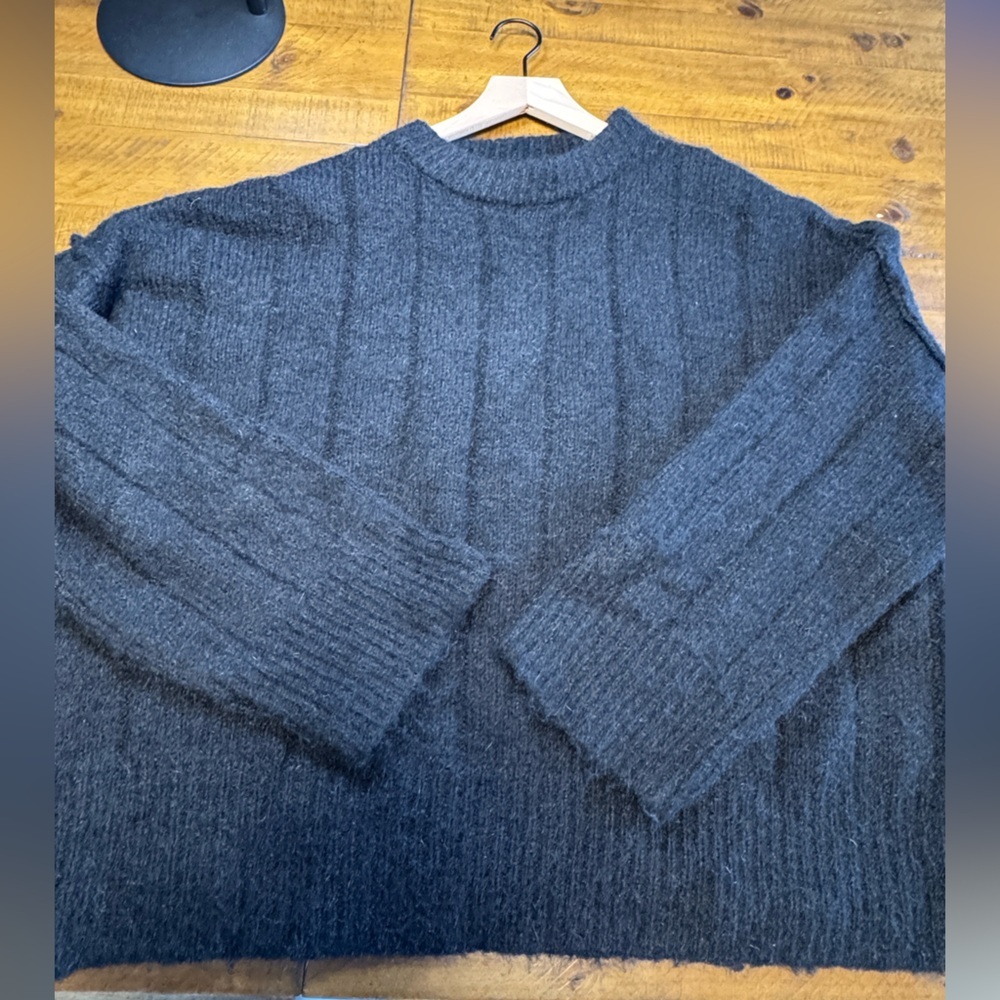 Topshop Fuzzy Knit Sweater black gray size 8-10‎ NWOT